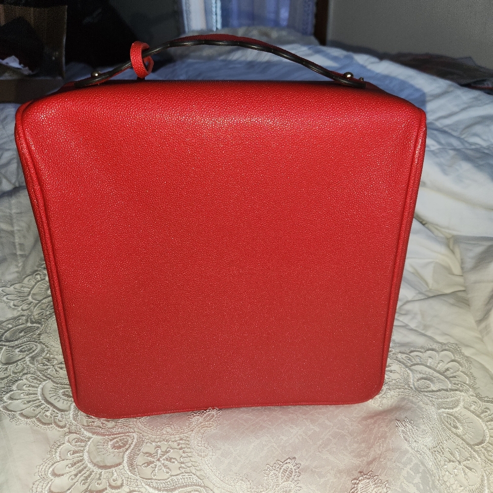 Womens NWOT Red Estee Lauder Travel Bag - Picture 3 of 6